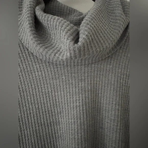 NWOT Loft Light Gray Turtleneck Waffle Knit Sweater, Size S - Picture 3 of 5